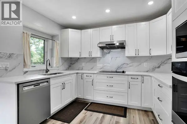 16 Sun Harbour Crescent SE, Calgary, AB T2X3B1