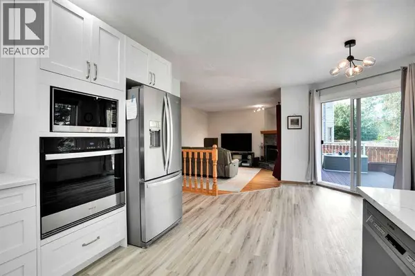 16 Sun Harbour Crescent SE, Calgary, AB T2X3B1