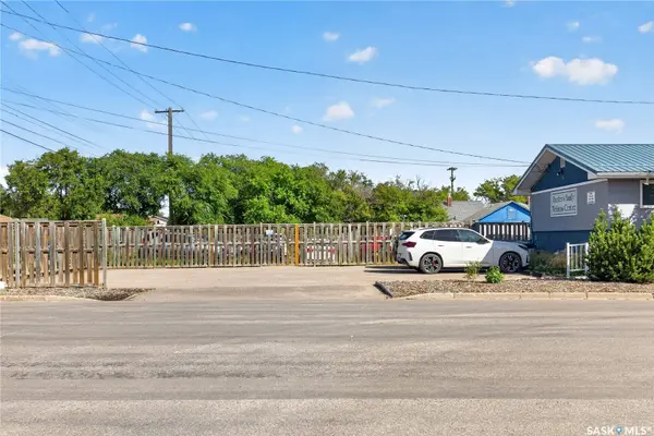 1226 22nd ST W, Saskatoon, SK S7M 0S7