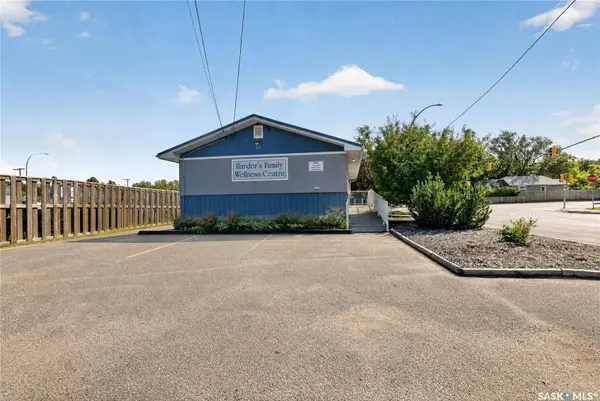 1226 22nd ST W, Saskatoon, SK S7M 0S7