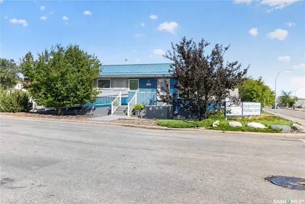 1226 22nd ST W, Saskatoon, SK S7M 0S7
