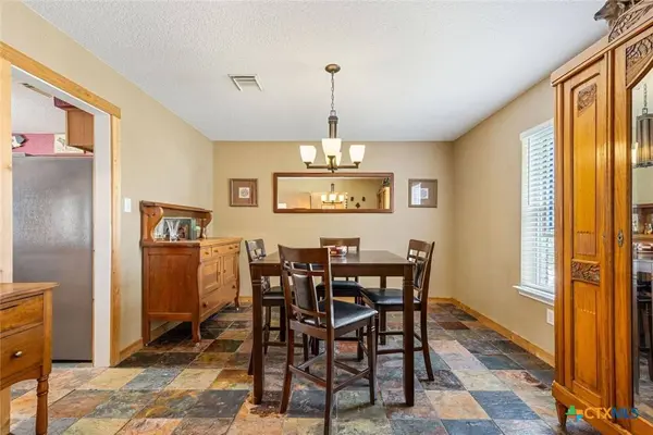1106 Amanda, Canyon Lake, TX 78133