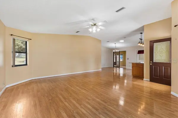 1532 E SCHWARTZ BLVD, Lady Lake, FL 32159
