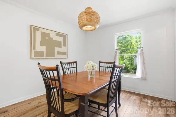 5060 Suwarrow CIR, Tega Cay, SC 29708