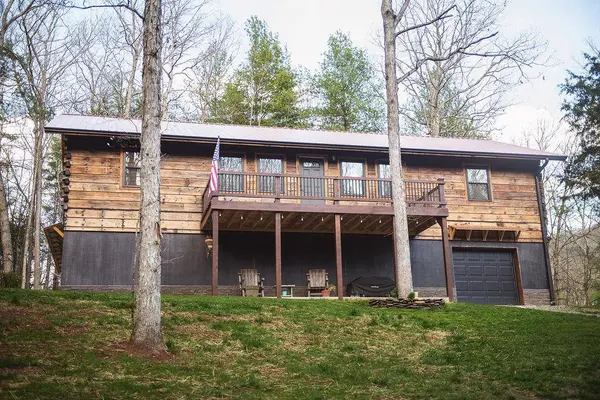 467 River Oaks Drive, Austinville, VA 24312