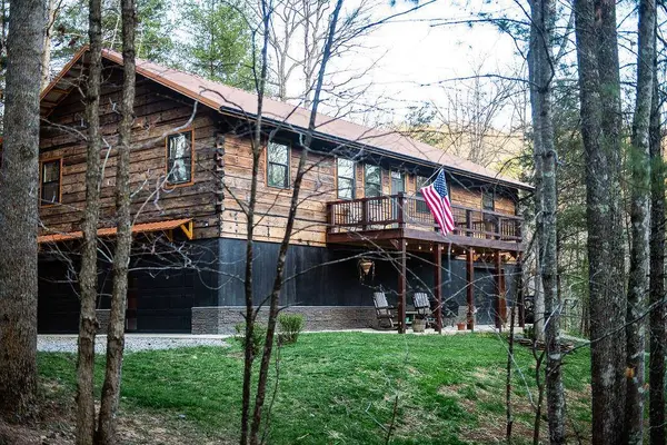 467 River Oaks Drive, Austinville, VA 24312