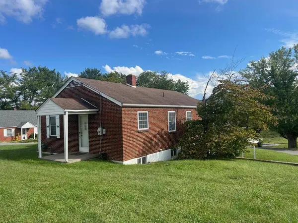 612 Henry St, Marion, VA 24354