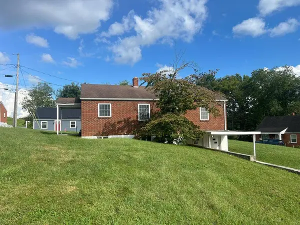 612 Henry St, Marion, VA 24354