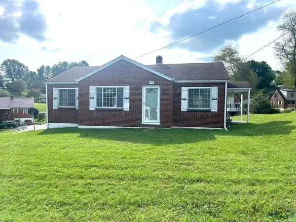 612 Henry St, Marion, VA 24354