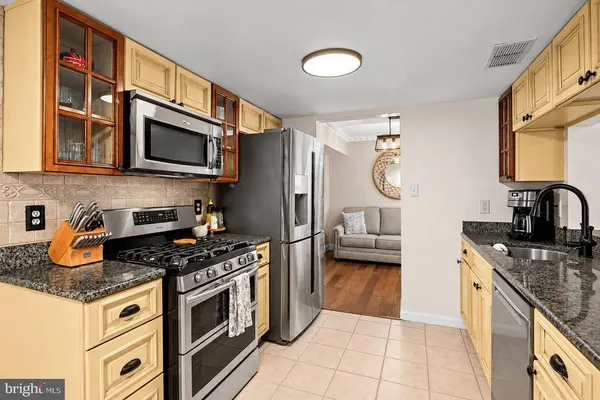 28 ELM CT, Glassboro, NJ 08028
