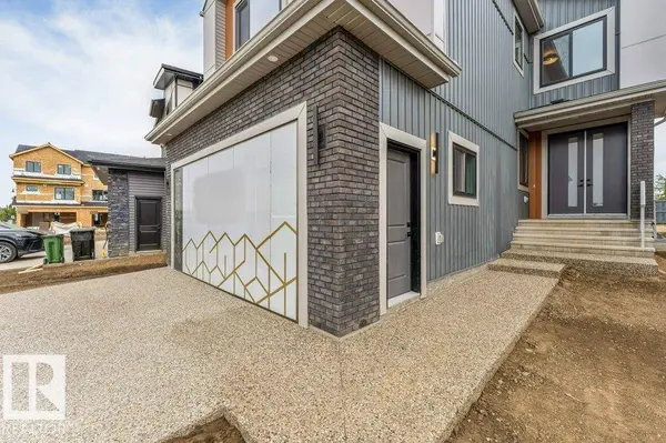 3287 GRANVILLE DR NW, Edmonton, AB T5T 7Z3