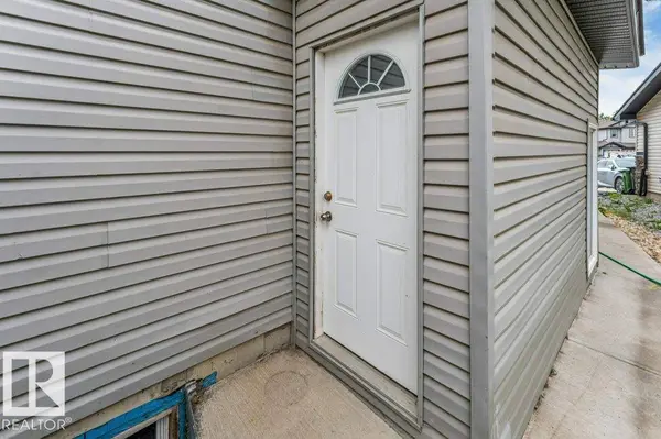 3740 8 ST NW, Edmonton, AB T6T 0S1