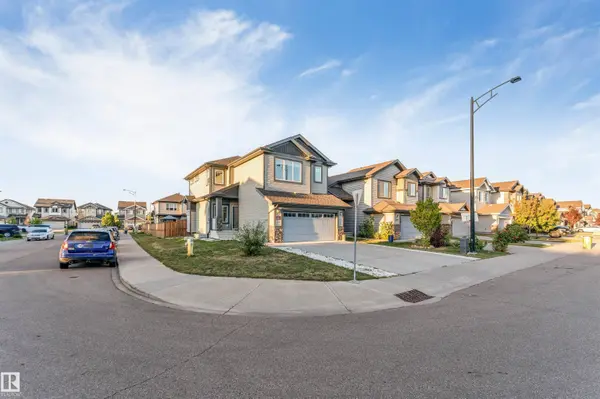 1264 25 AV NW, Edmonton, AB T6T 2E5