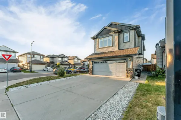 1264 25 AV NW, Edmonton, AB T6T 2E5