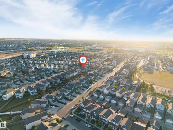 1264 25 AV NW, Edmonton, AB T6T 2E5