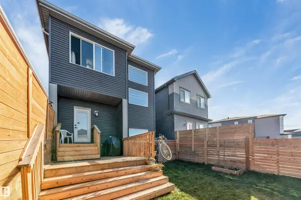 266 CHARLESWORTH DR SW, Edmonton, AB T6X 2P4