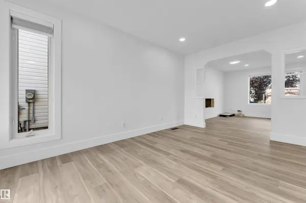 336 WILD ROSE WY NW, Edmonton, AB T6T 1P3