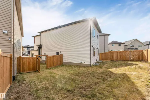 1428 11 AV NW, Edmonton, AB T6T 2W4