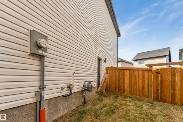 1428 11 AV NW, Edmonton, AB T6T 2W4