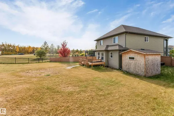 707 40 AV NW, Edmonton, AB T6T 0T3