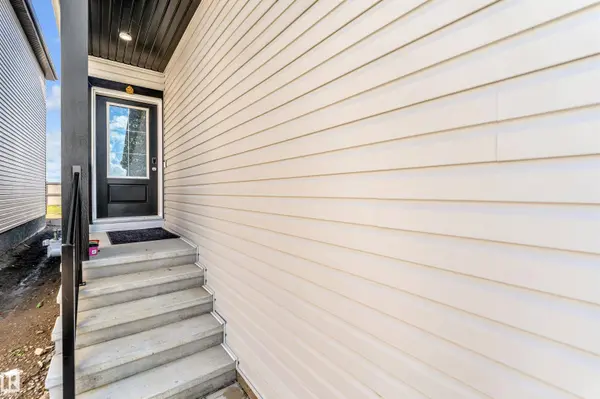 4610 72 AV, Beaumont, AB T4X 3B1