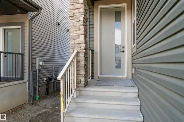 4319 36 ST, Beaumont, AB T4X 3G8