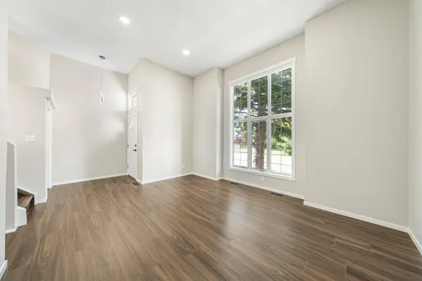 190 Coverdale RD NE, Calgary, AB T3K4J7