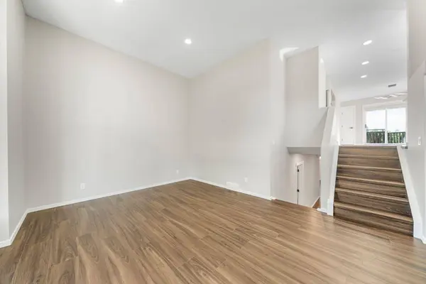 190 Coverdale RD NE, Calgary, AB T3K4J7