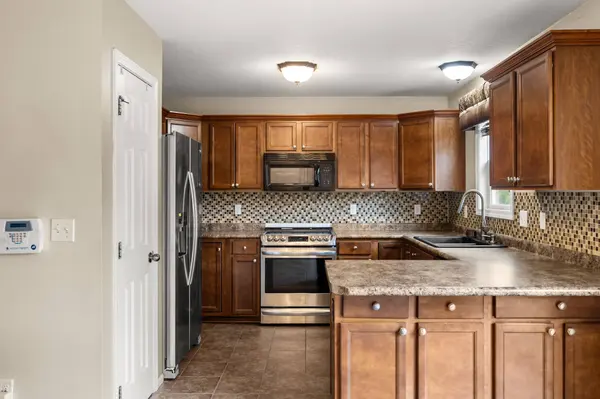 3101 E Highview Drive, Des Moines, IA 50320