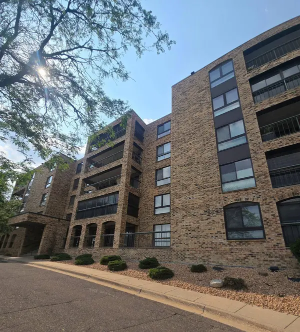 2221 Youngman AVE #203