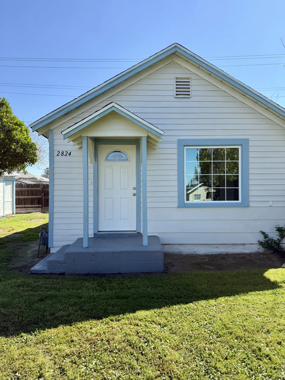 2824 C St, Selma, CA 93662-2806