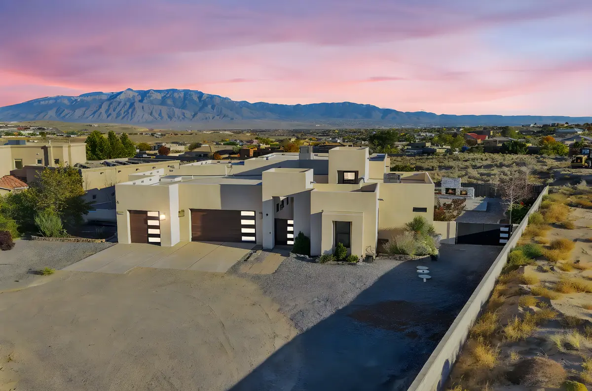 2104 Chessman Dr NE, Rio Rancho, NM 87124-6521