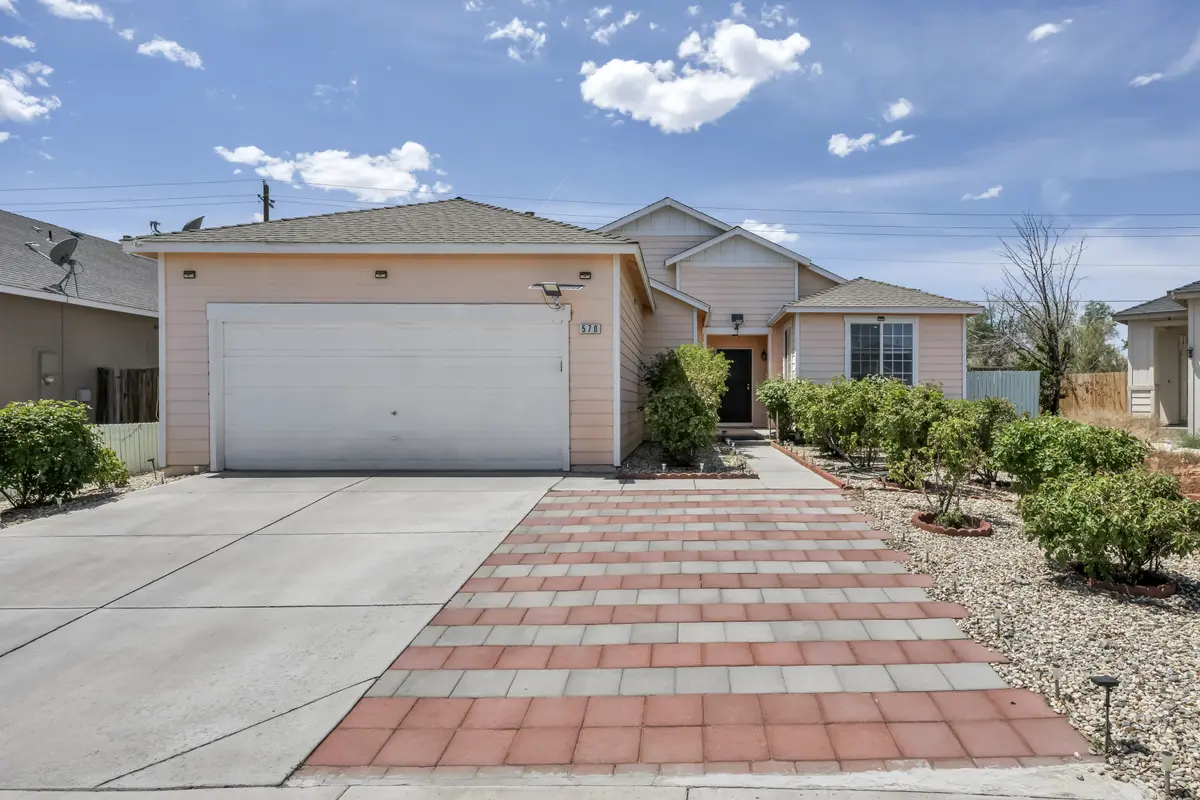 570 Sunrise Cir, Fernley, NV 89408-4507
