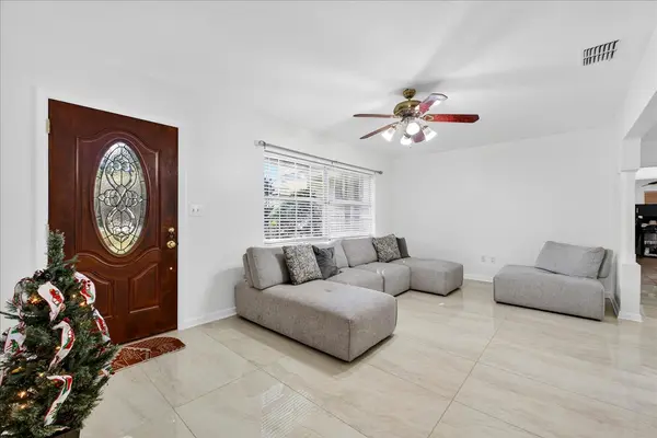 1501 N Combee Rd, Lakeland, FL 33801-2722