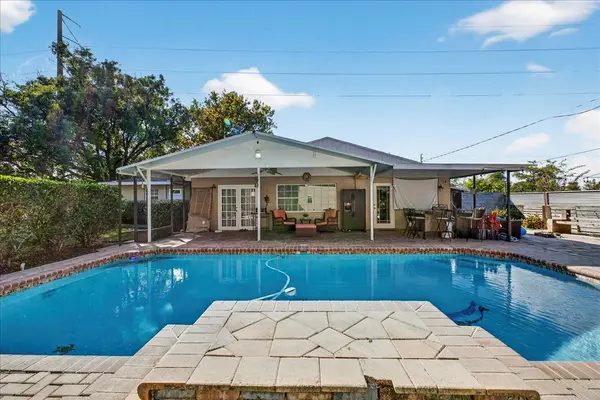 1501 N Combee Rd, Lakeland, FL 33801-2722