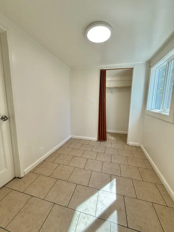 2824 C St, Selma, CA 93662-2806