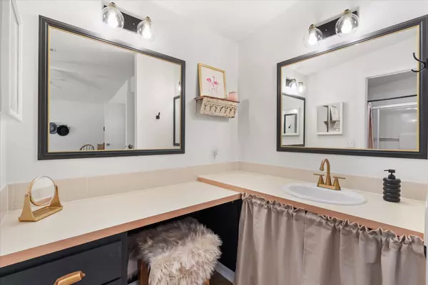 Lady Lake, FL 32159-2256,520 St Andrews Blvd