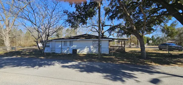 24 Williams Ditch Rd, Cantonment, FL 32533-7302