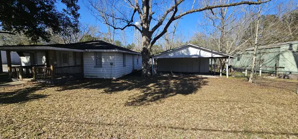 24 Williams Ditch Rd, Cantonment, FL 32533-7302