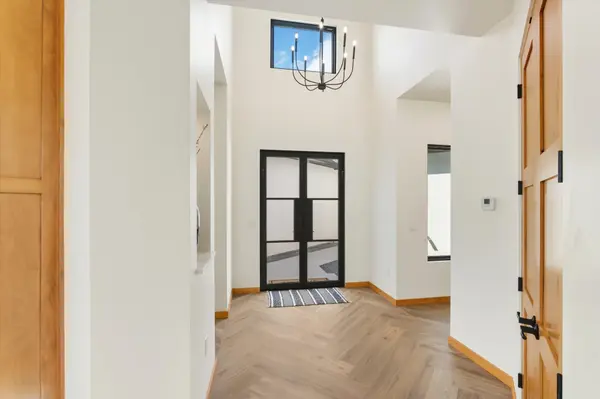 1518 20th Ave SE, Rio Rancho, NM 87124