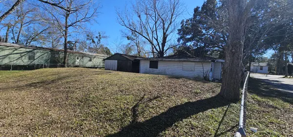 24 Williams Ditch Rd, Cantonment, FL 32533-7302