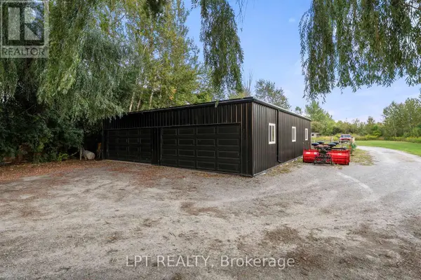 1109 Ravenshoe Road, East Gwillimbury, ON