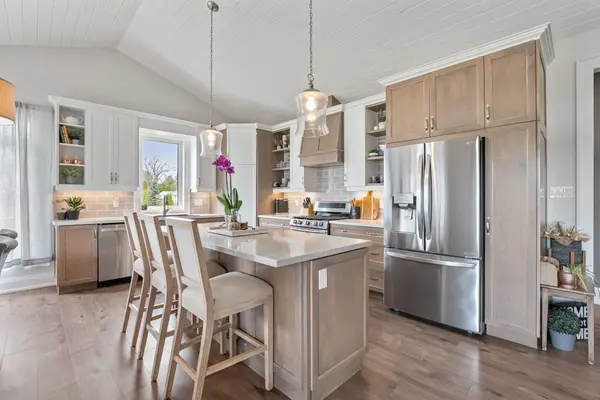 23 Dunkelman Drive, Georgina, ON