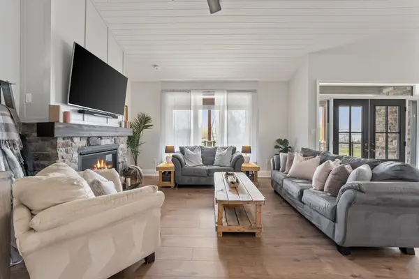 23 Dunkelman Drive, Georgina, ON