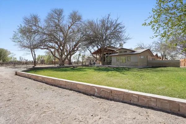 6735 Corrales Rd, Corrales, NM 87048-9030
