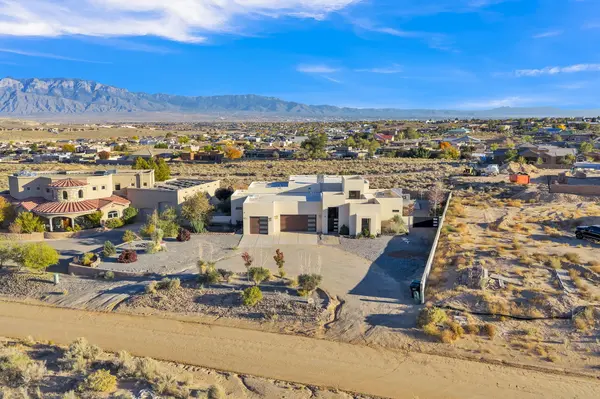 2104 Chessman Dr NE, Rio Rancho, NM 87124-6521