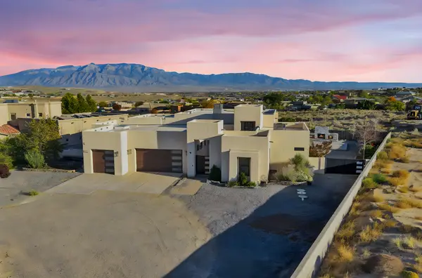 2104 Chessman Dr NE, Rio Rancho, NM 87124-6521