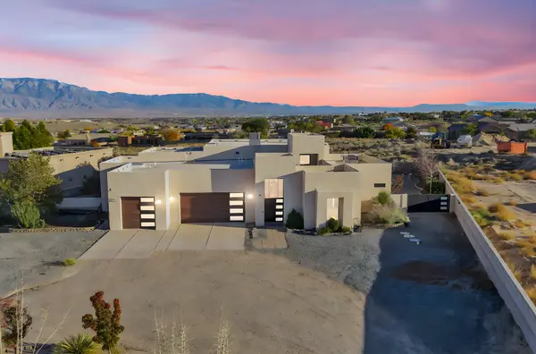 2104 Chessman Dr NE, Rio Rancho, NM 87124-6521