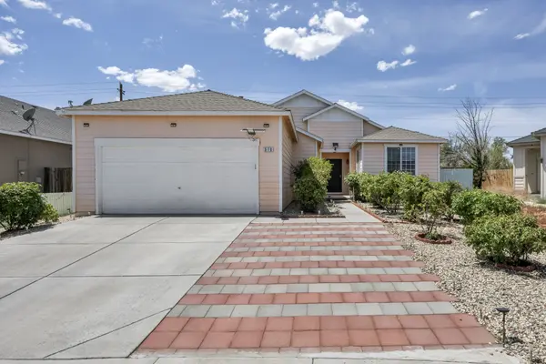 570 Sunrise Cir, Fernley, NV 89408-4507