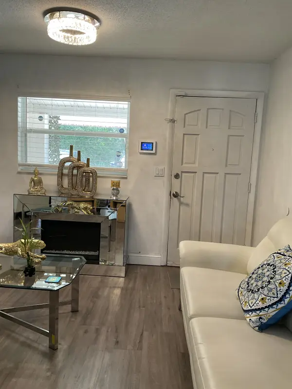 837 Campello St, Altamonte Springs, FL 32701-2013